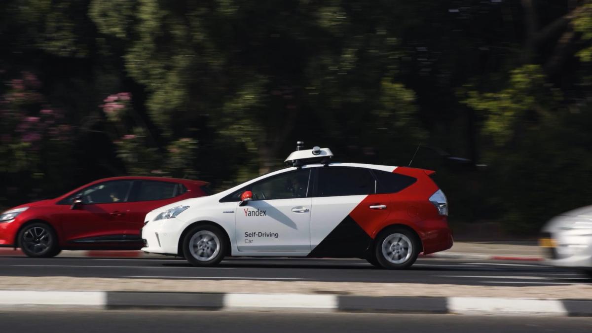 בתמונה: ניסוי ברכב ללא נהג של חברת Yandex בכבישי תל אביב